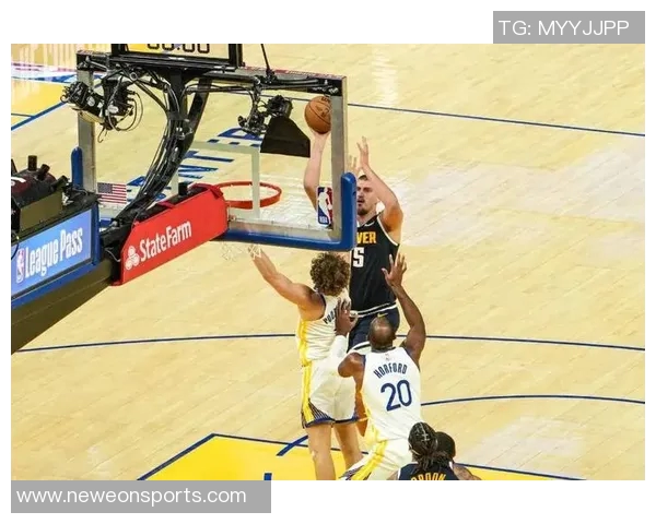 库里42分6助攻7篮板表现惊艳美网友称其为掘金之父历史最佳控卫 库里42分6助攻7篮板表现惊艳美网友称其为掘金之父历史最佳控卫