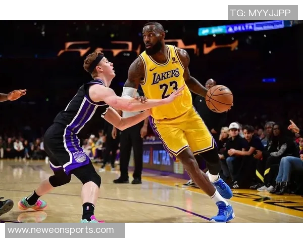 詹姆斯得分能力无与伦比却在三分和罚球上表现不佳的双面人生 詹姆斯得分能力无与伦比却在三分和罚球上表现不佳的双面人生