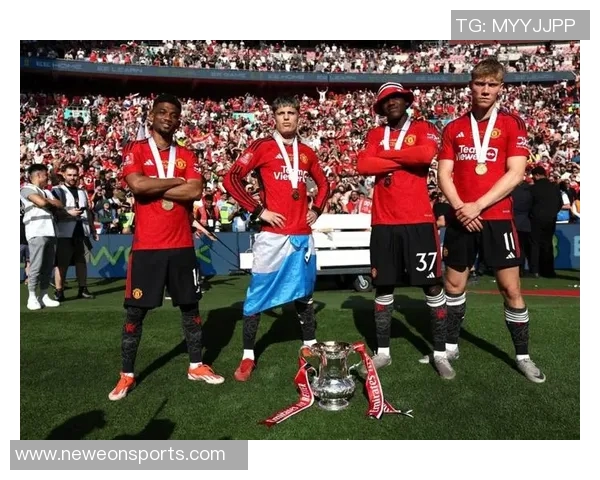 舍什科社交媒体庆祝进球胜利霍伊伦送上祝贺与友谊之声 舍什科社交媒体庆祝进球胜利霍伊伦送上祝贺与友谊之声