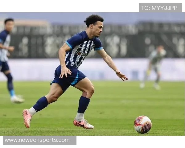 斯卢茨基透露下赛季外援调整计划或将引入一至两名新球员 斯卢茨基透露下赛季外援调整计划或将引入一至两名新球员