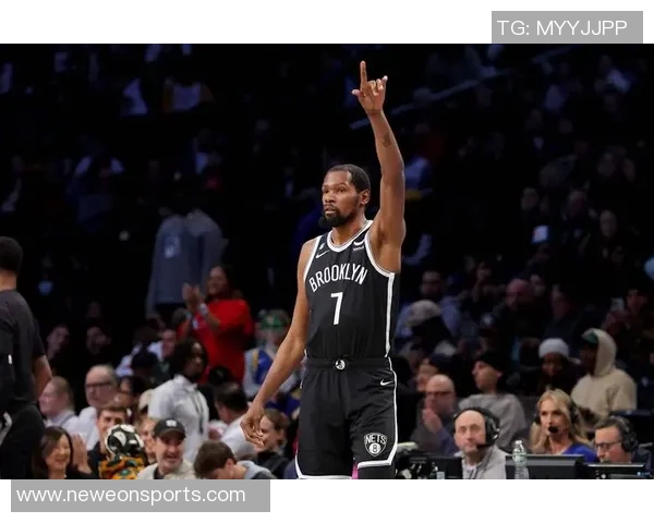 杜兰特表现平平第三节独得13分末节仅出手1次全场仅得16分并有5次失误