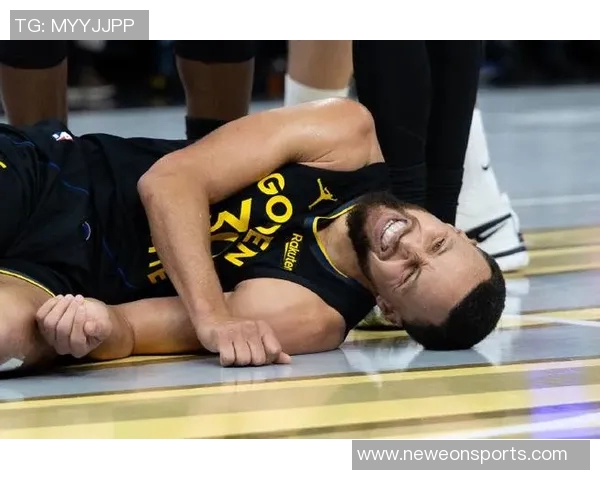 库里股四头肌受伤将缺席约一周球迷松一口气无更严重问题